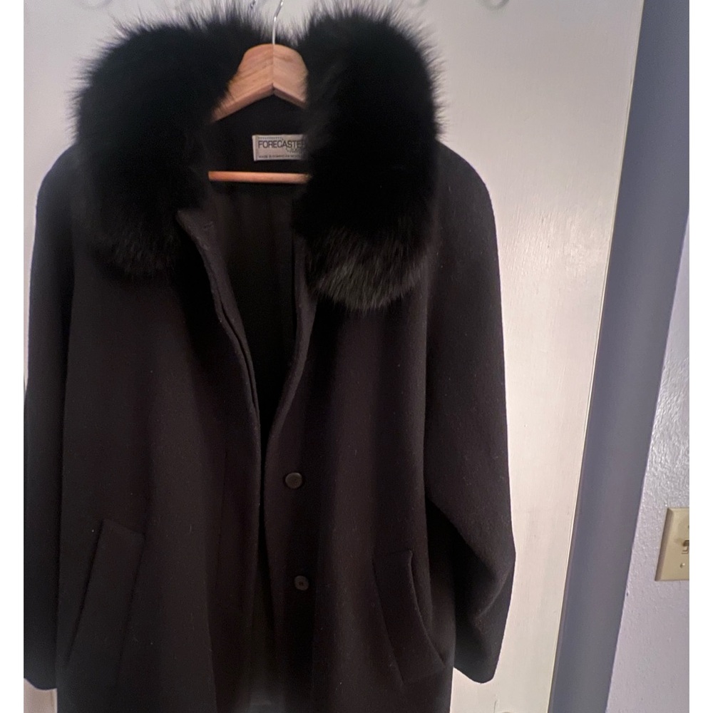 Forecaster of Boston Vintage women’s black coat with genuine Fox fur size 10